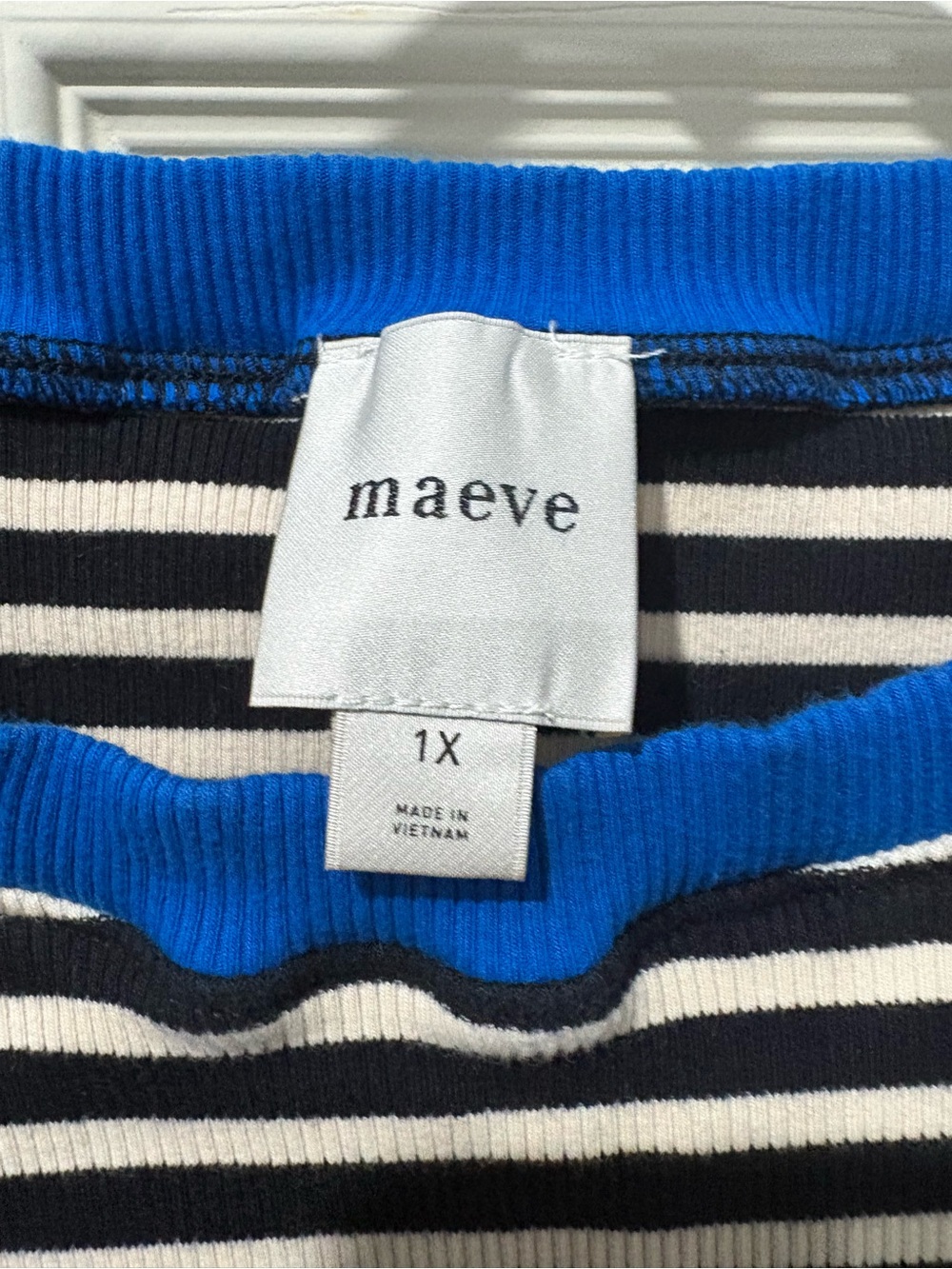 Maeve Puff Sleeves Striped top - Picture 4 of 9
